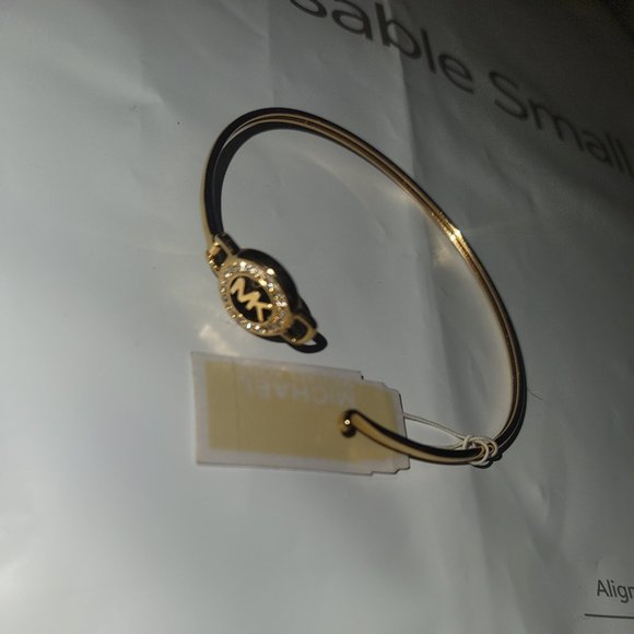 MK GOLD BANGLE - Picture 6 of 11
